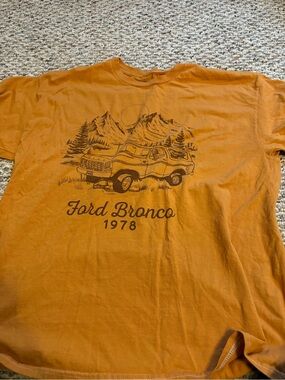 Ford Bronco 1978 Graphic Tee - Orange